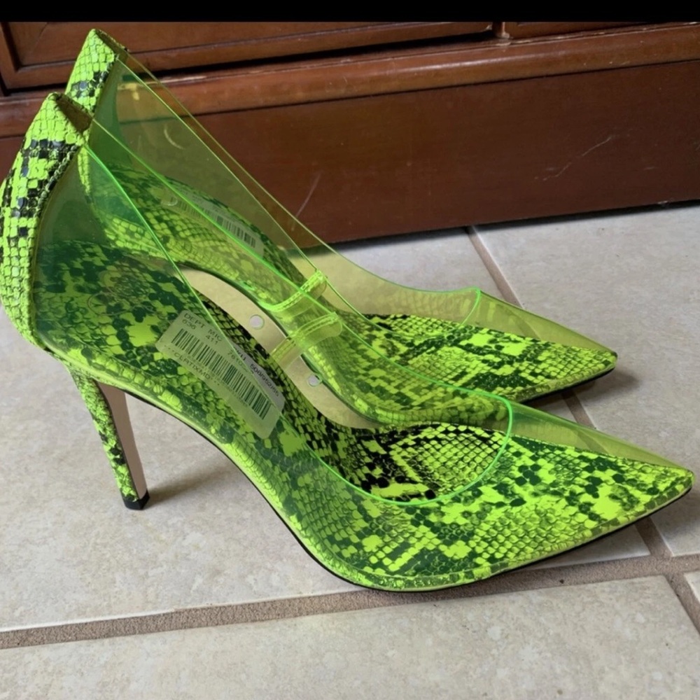 Jessica Simpson Pixera  snake print Pumps